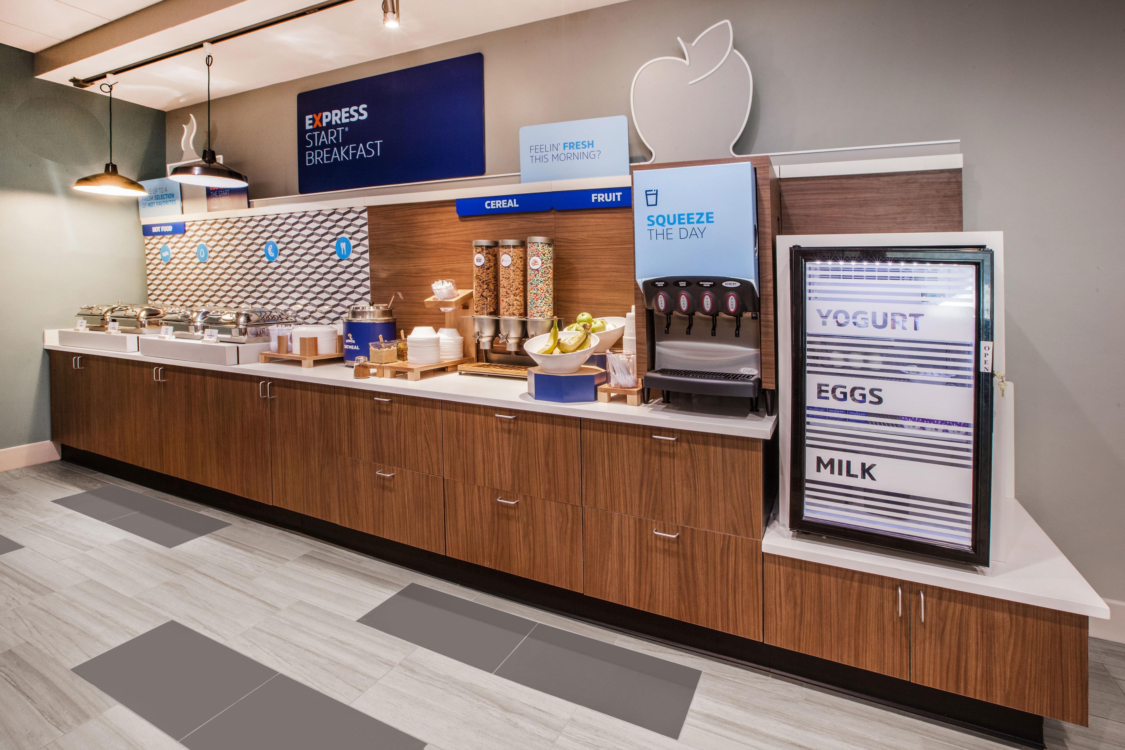 Holiday Inn Express Hotel & Suites Bloomington-Normal University Area By Ihg Eksteriør bilde