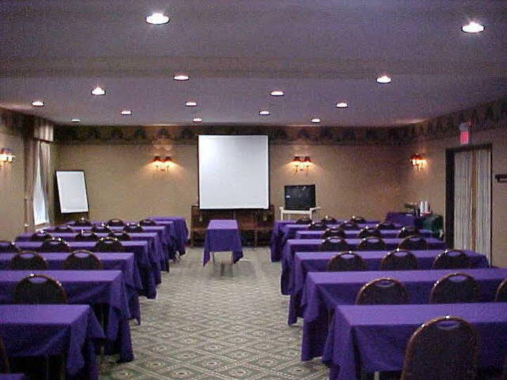 Holiday Inn Express Hotel & Suites Bloomington-Normal University Area By Ihg Eksteriør bilde